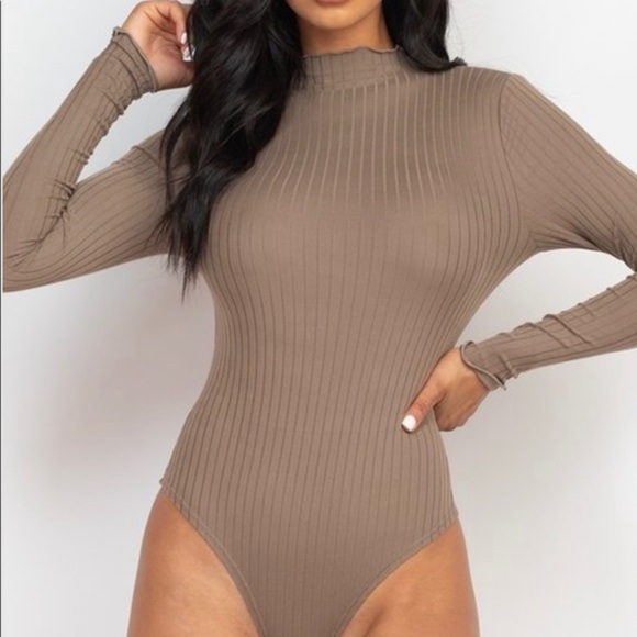WOMEN’S TAUPE LONG SLEEVE RIBBED MOCK NECK THONG BODYSUIT - Picture 4 of 4